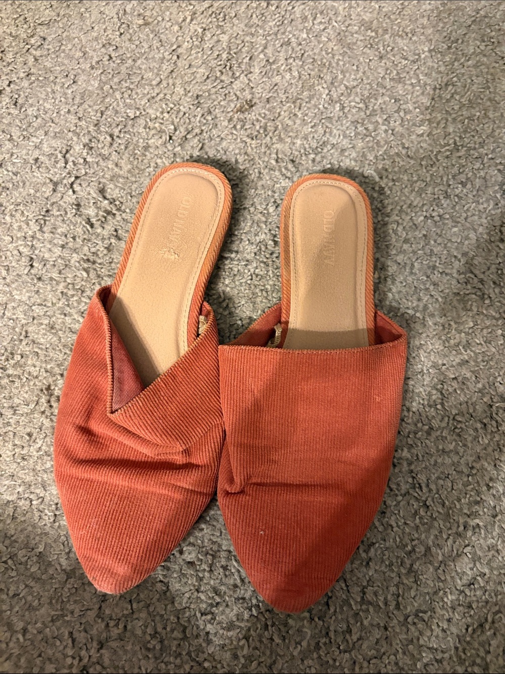 Old Navy Corduroy Pointed Slip-On Mules in Rust